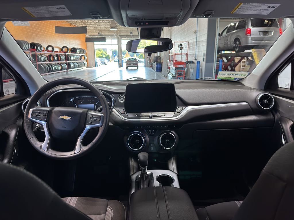 Used 2025 Chevrolet Blazer LT image 15