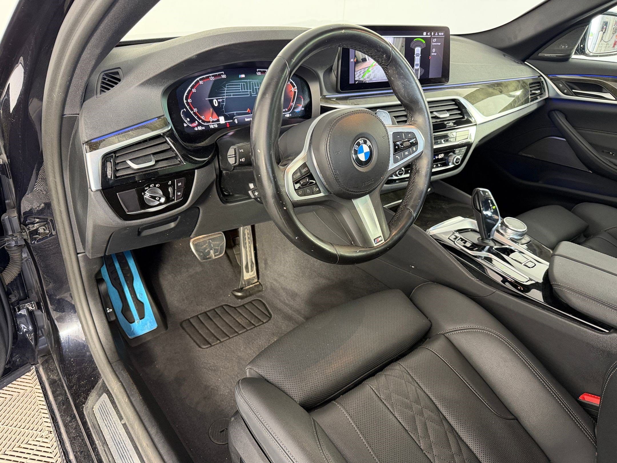 Used 2023 BMW 540i w/ M Sport Package RWD image 4