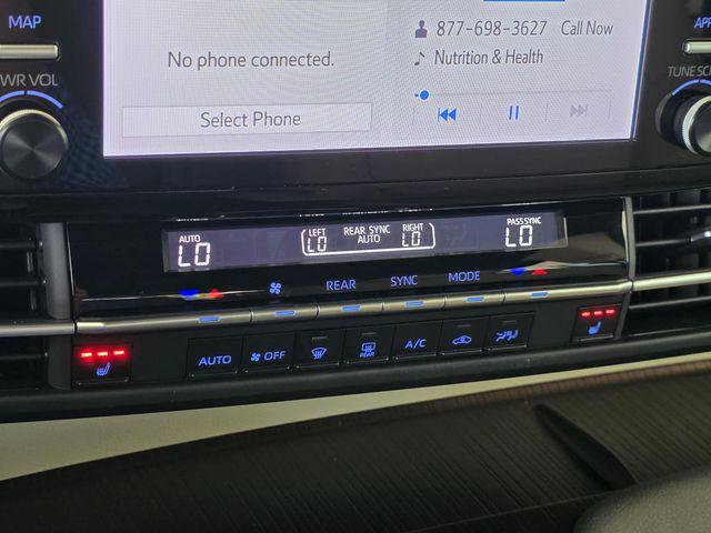 Certified 2024 Toyota Sienna XLE FWD image 23