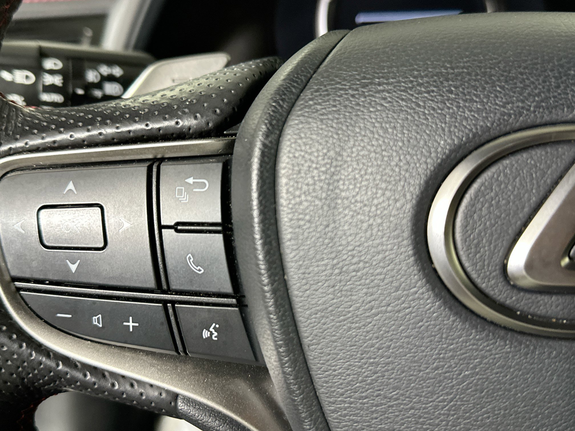 Used 2019 Lexus UX 200 F Sport image 16