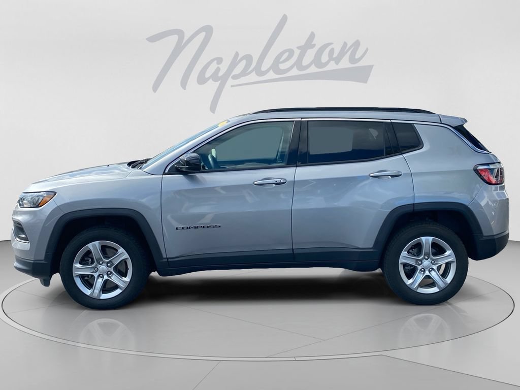Used 2024 Jeep Compass Latitude AWD/4WD image 2