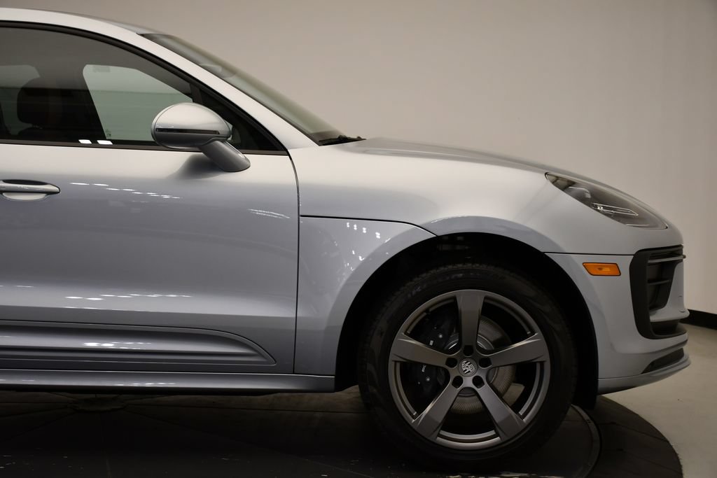 Certified 2026 Porsche Macan AWD/4WD image 15