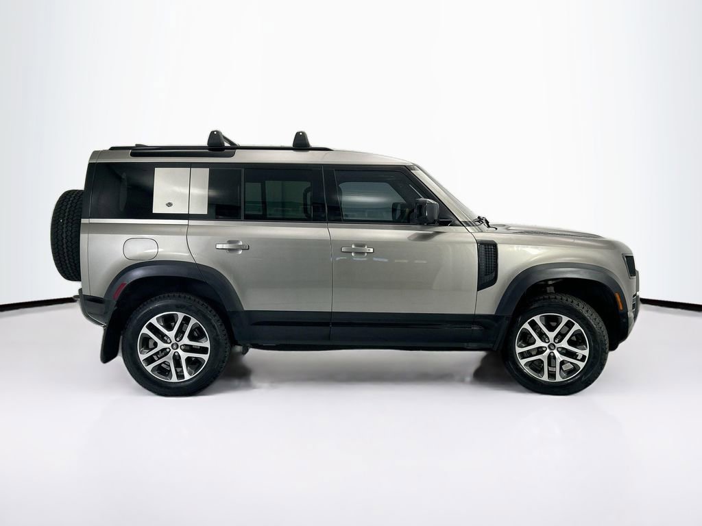 Certified 2022 Land Rover Defender 110 X-Dynamic HSE AWD/4WD image 4
