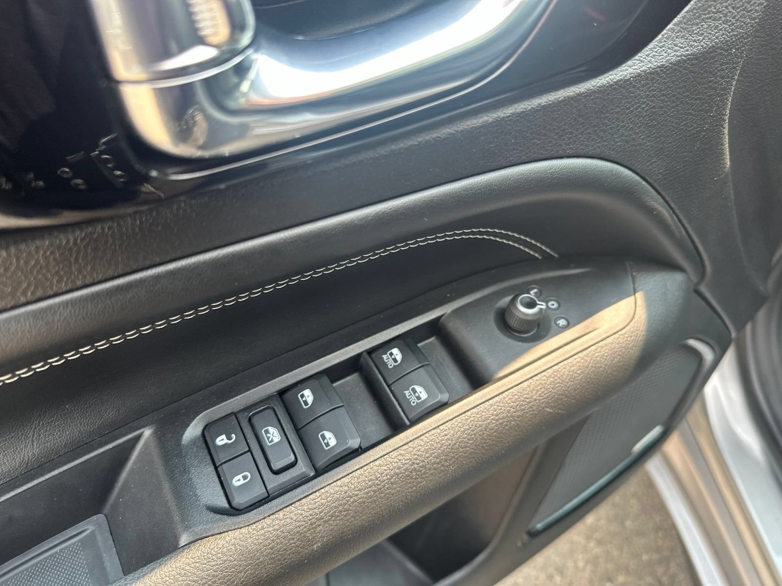 Used 2022 Jeep Compass High Altitude AWD/4WD image 16
