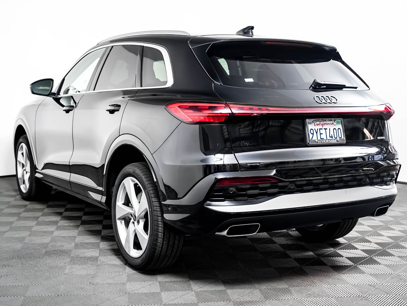 Used 2025 Audi Q5 Premium Plus AWD/4WD image 2