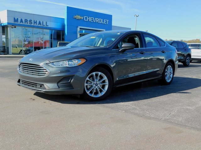 Used 2020 Ford Fusion SE image 2