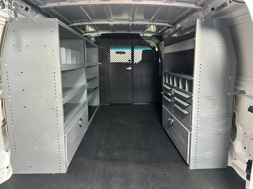 Used 2014 Ford E-150 and Econoline 150 RWD image 6