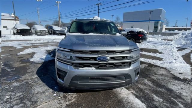 Used 2022 Ford Expedition XLT image 4