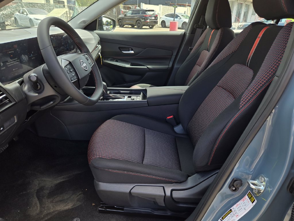 New 2027 Nissan Sentra SR w/ Floor Mat Package FWD image 6