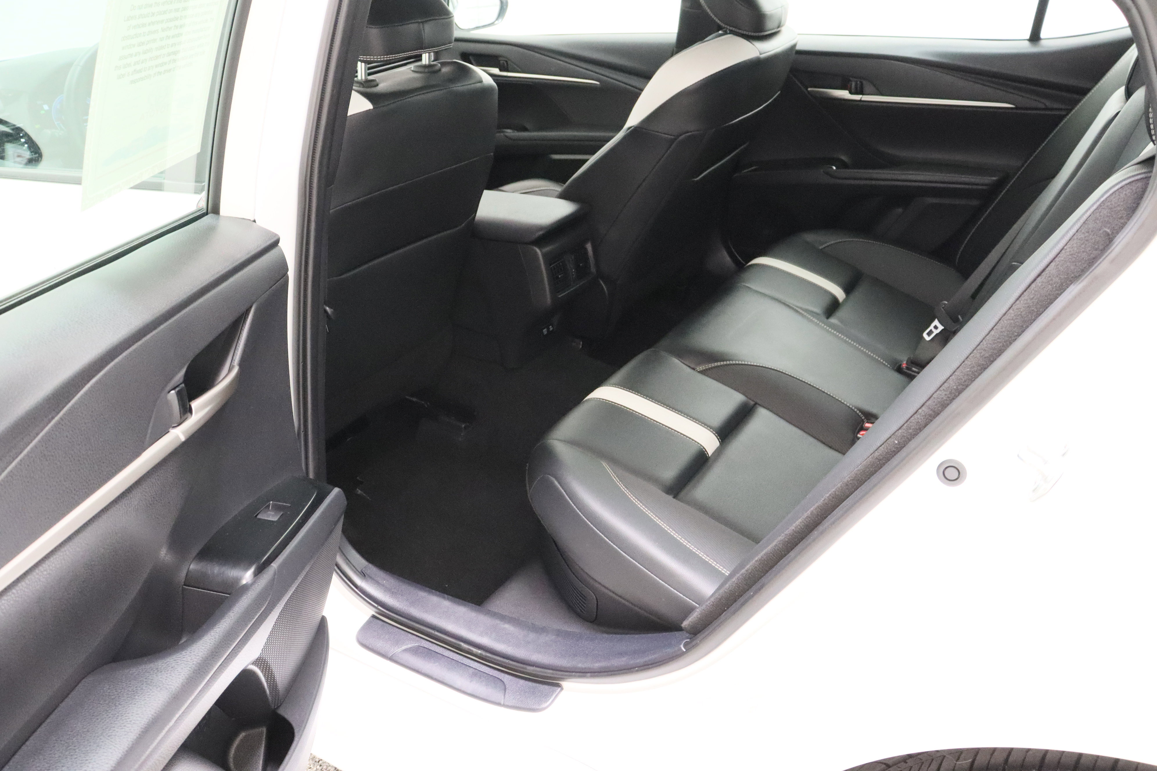 Used 2025 Toyota Camry SE FWD image 26