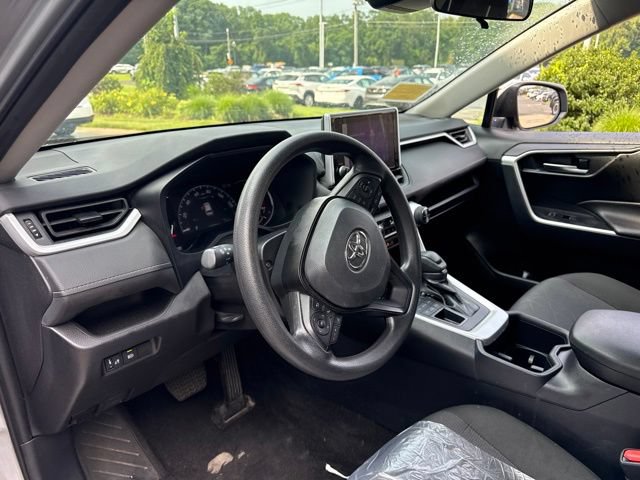 Used 2025 Toyota RAV4 XLE AWD/4WD image 14