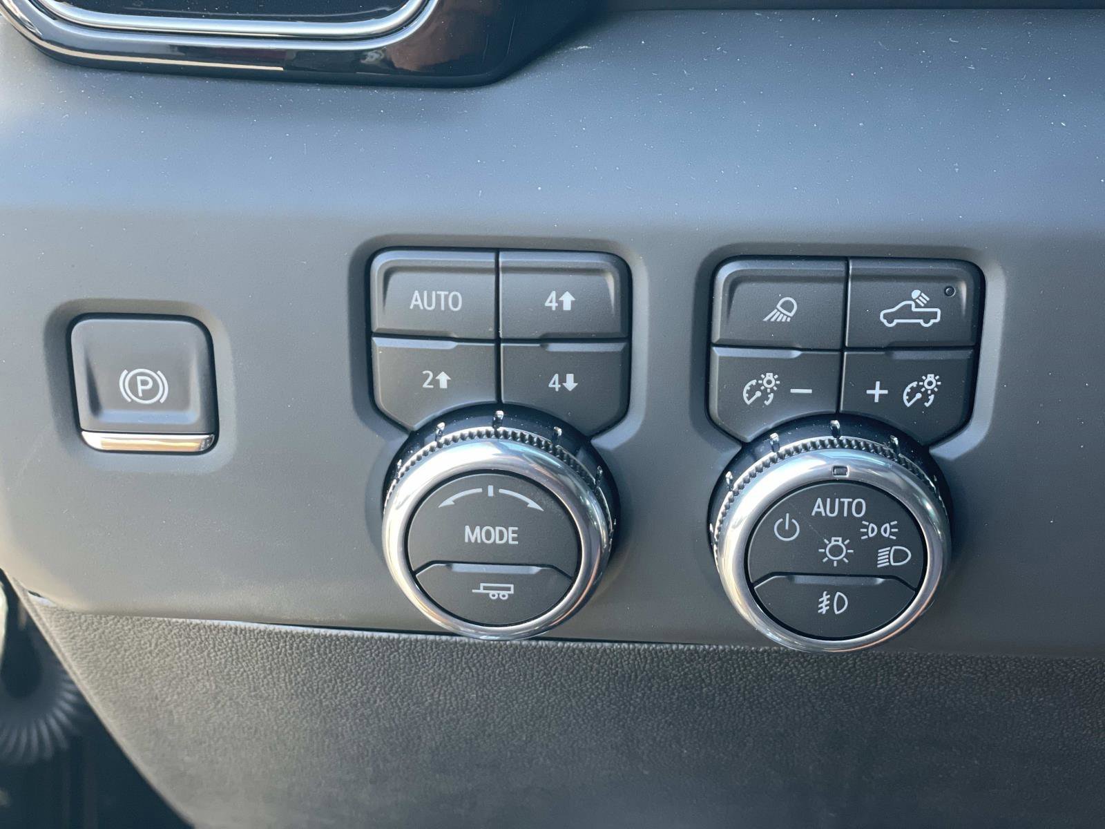 New 2026 GMC Sierra 3500 AT4 w/ AT4 Premium Plus Package image 19