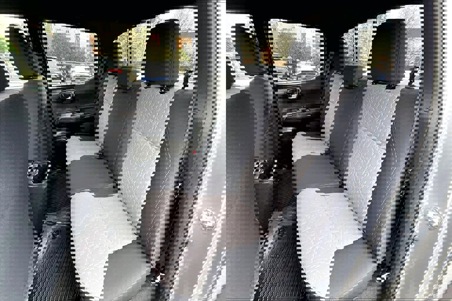 Used 2023 Toyota Tacoma TRD Off-Road image 23