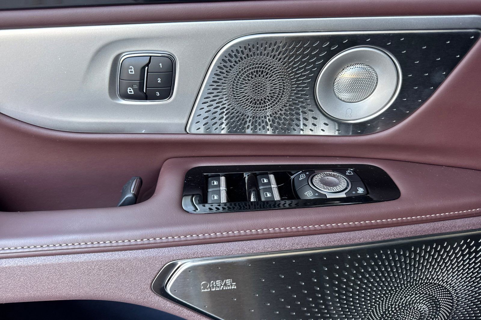 New 2026 Lincoln Nautilus Black Label w/ Jet Appearance Package image 9