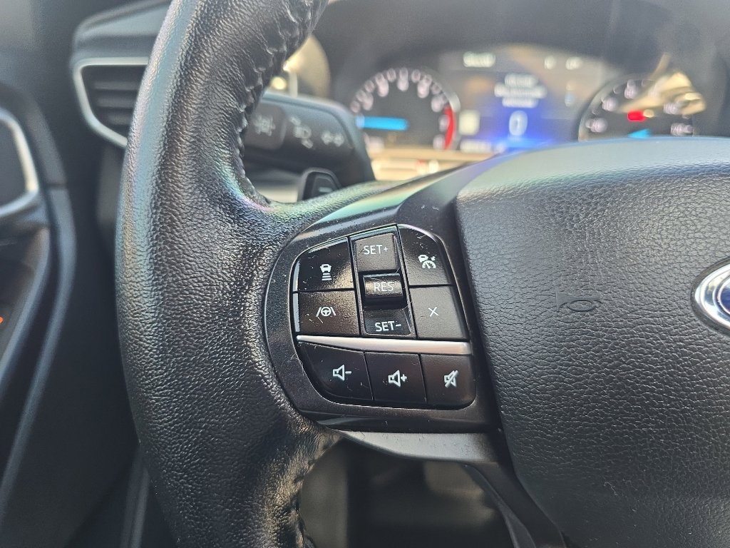 Used 2020 Ford Explorer XLT w/ Equipment Group 202A AWD/4WD image 15