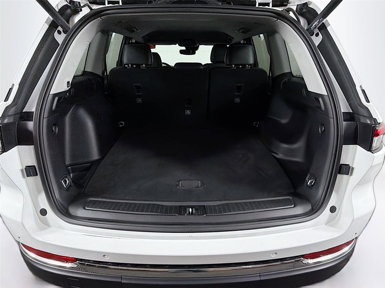 Used 2023 Jeep Grand Cherokee Limited image 26