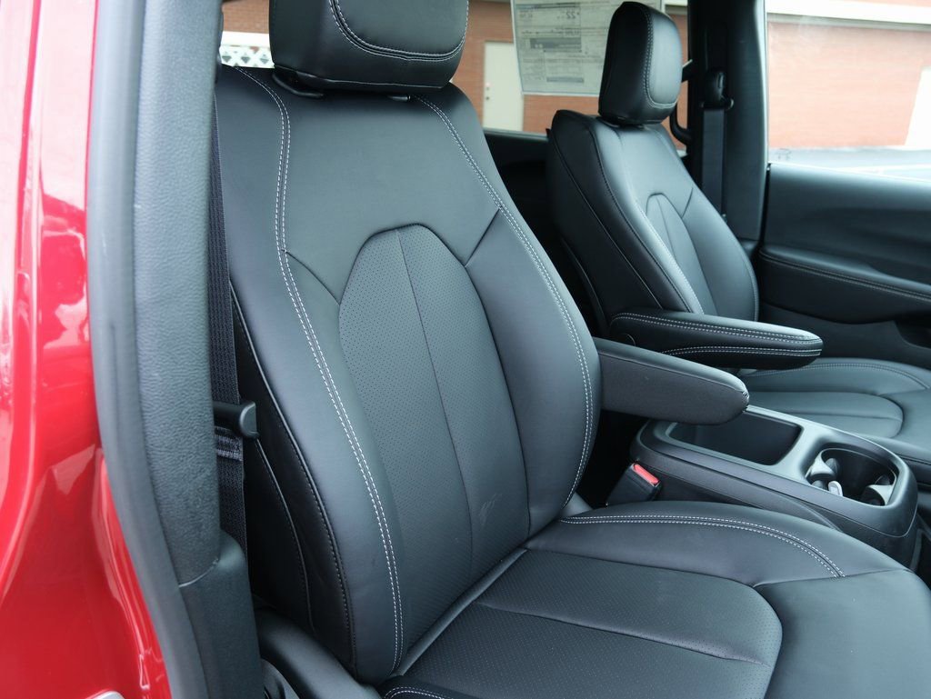 New 2026 Chrysler Voyager LX FWD image 29