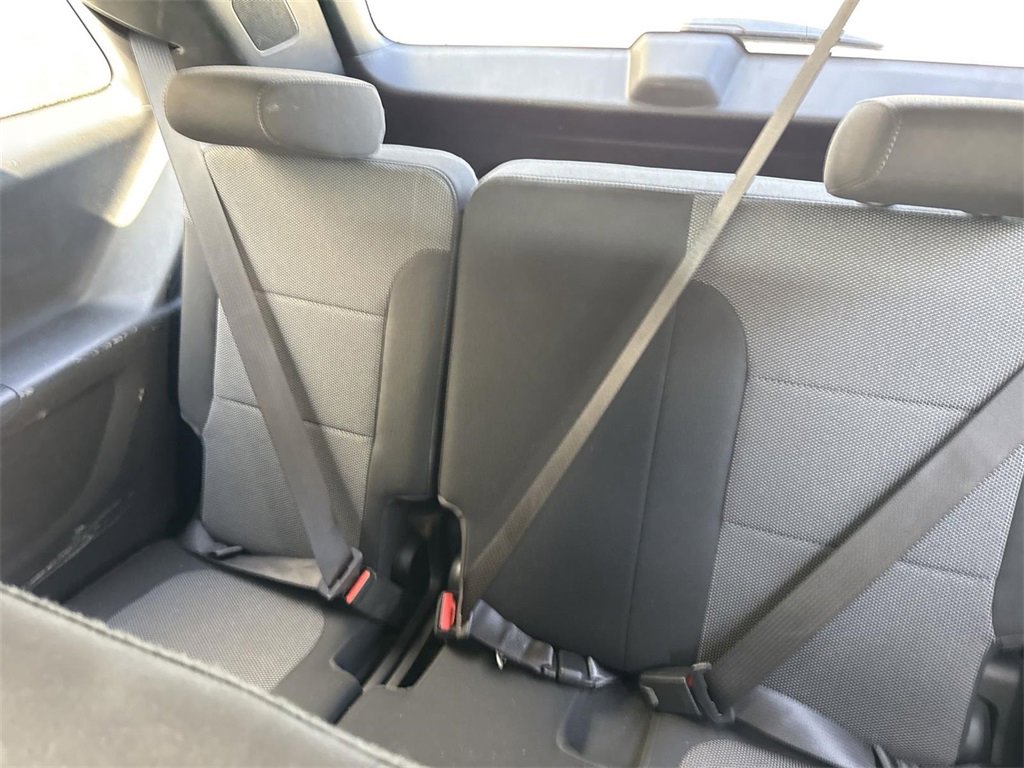 Used 2023 Chevrolet Traverse LT image 32