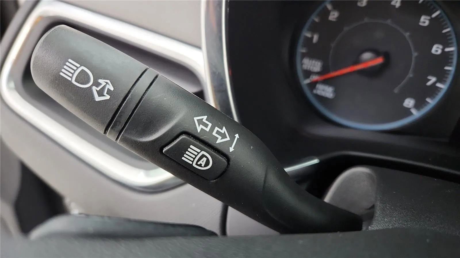Used 2021 Chevrolet Equinox LS FWD image 34