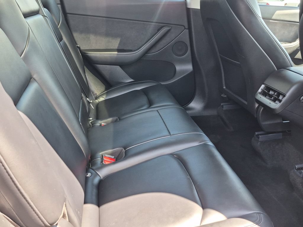 Used 2021 Tesla Model Y Long Range AWD/4WD image 7