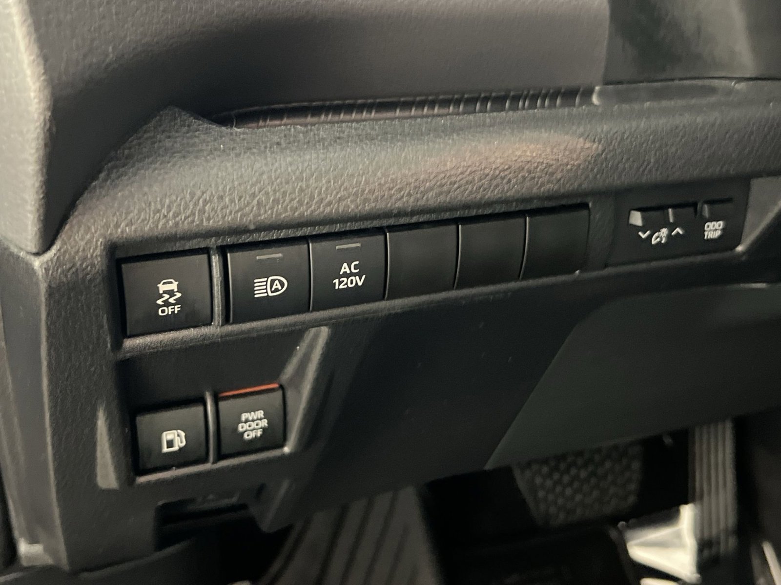 Used 2023 Toyota Sienna XLE Woodland Edition AWD/4WD image 33