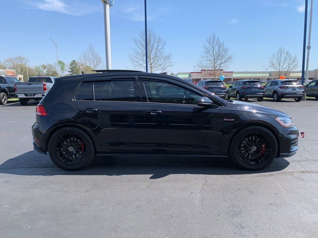 Used 2018 Volkswagen GTI SE FWD image 2