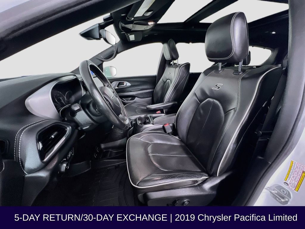 Used 2019 Chrysler Pacifica Limited w/ Advanced Safetytec Group FWD image 13
