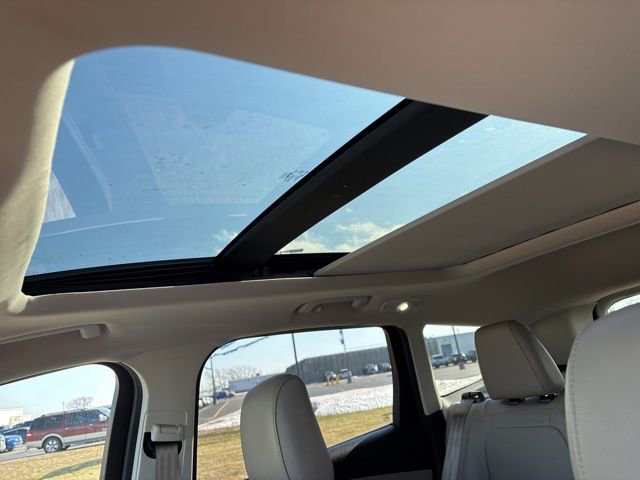 Used 2018 Ford Escape Titanium w/ Ford Safe & Smart Package image 30