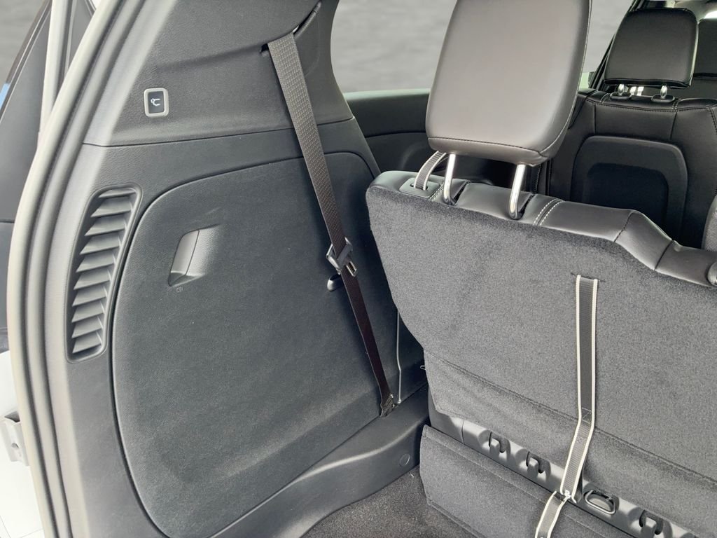 New 2026 Chrysler Pacifica Select AWD/4WD image 23