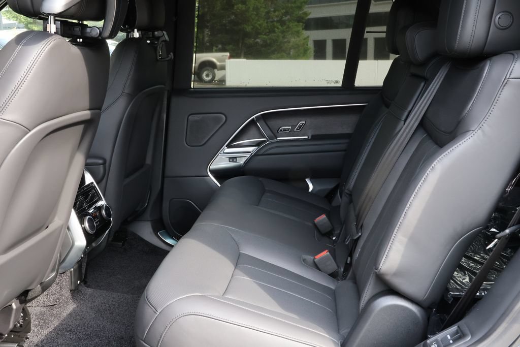 New 2026 Land Rover Range Rover Long Wheelbase SE AWD/4WD image 24