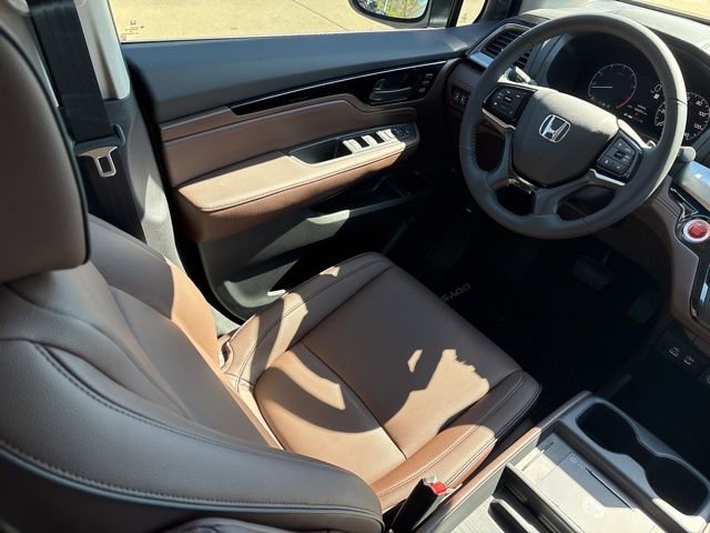 New 2026 Honda Odyssey Touring image 13