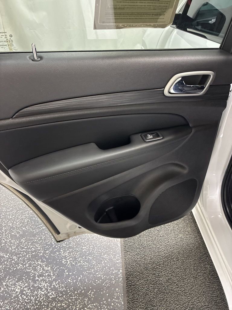 Used 2021 Jeep Grand Cherokee Laredo X image 25