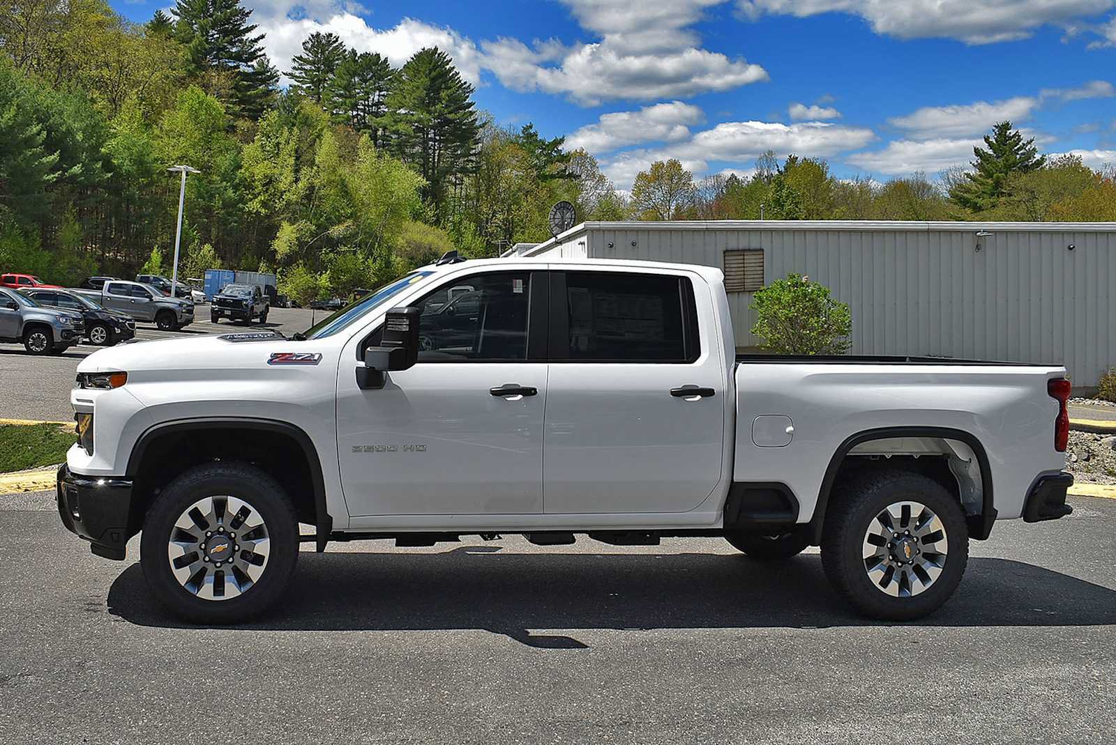 New 2026 Chevrolet Silverado 2500 Custom w/ Custom Value Package AWD/4WD image 4