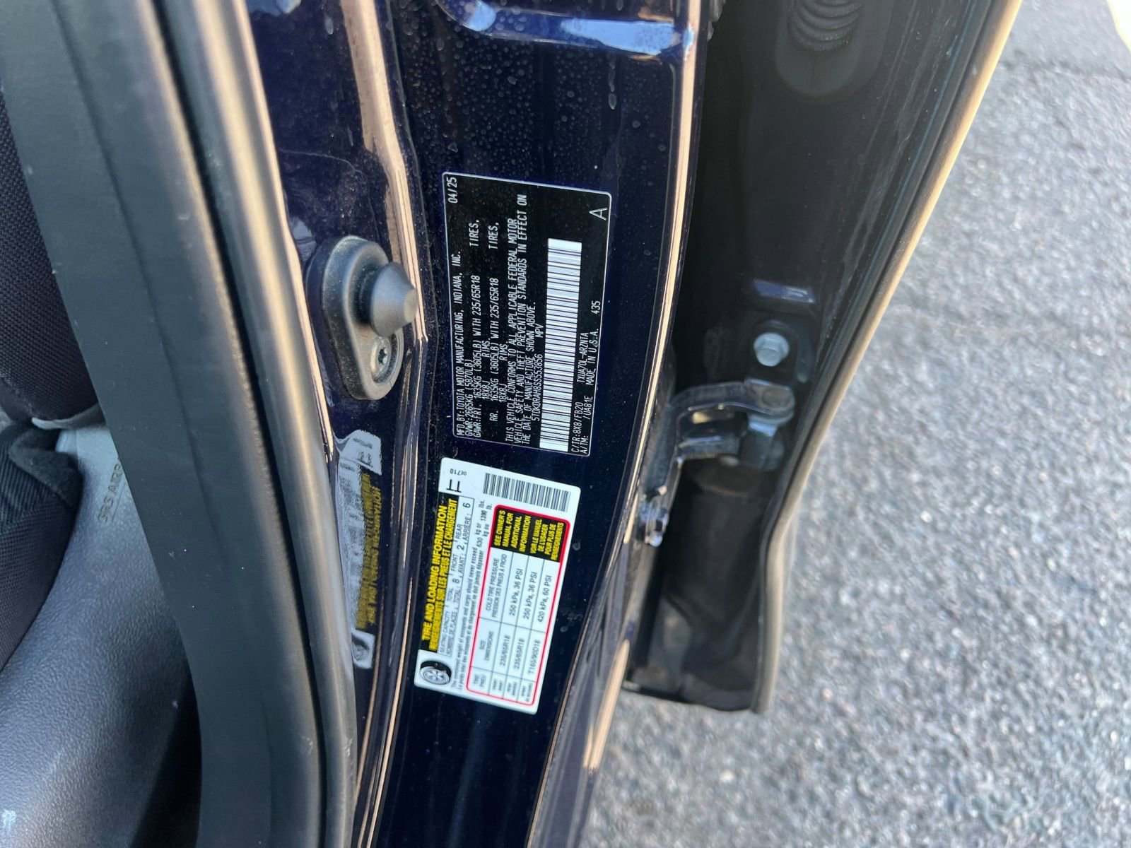 Used 2025 Toyota Highlander LE image 31