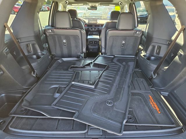 Used 2025 Honda Pilot TrailSport image 9