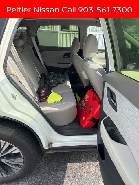 Certified 2023 Nissan Rogue SV FWD image 17