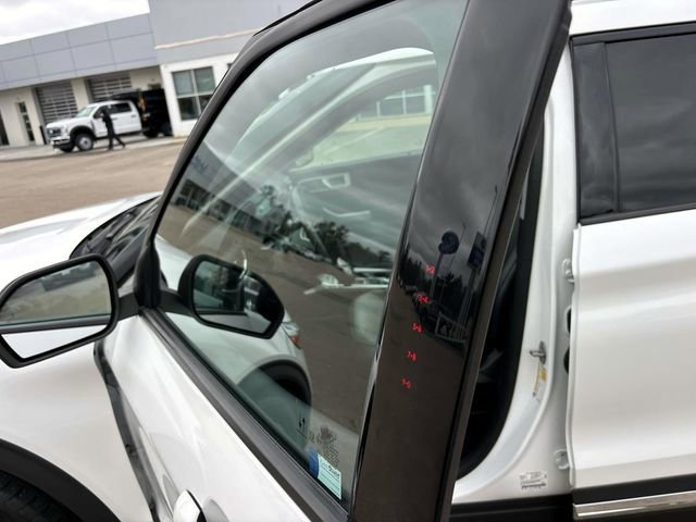 Used 2020 Ford Explorer XLT w/ Equipment Group 202A AWD/4WD image 9