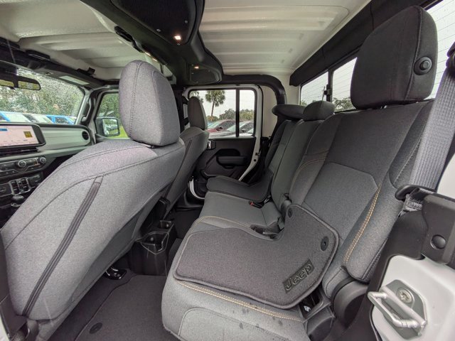 New 2025 Jeep Gladiator Sport image 12