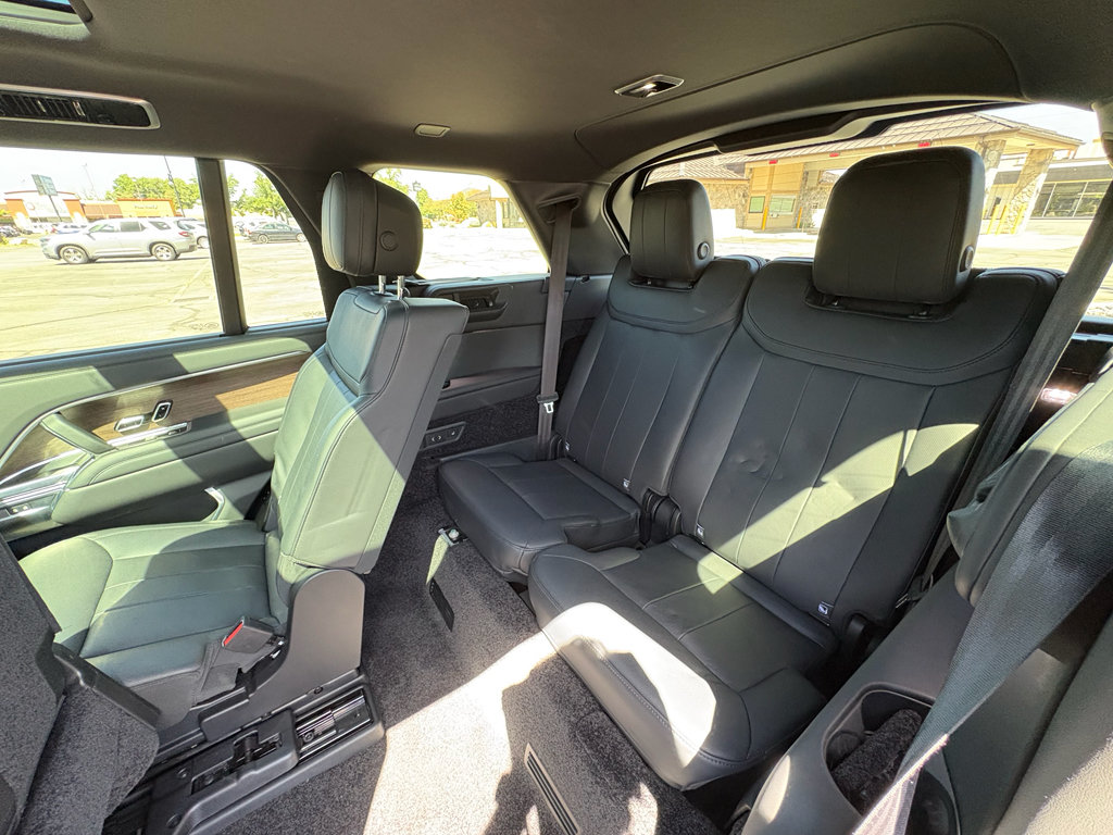 Used 2023 Land Rover Range Rover Long Wheelbase SE AWD/4WD image 25