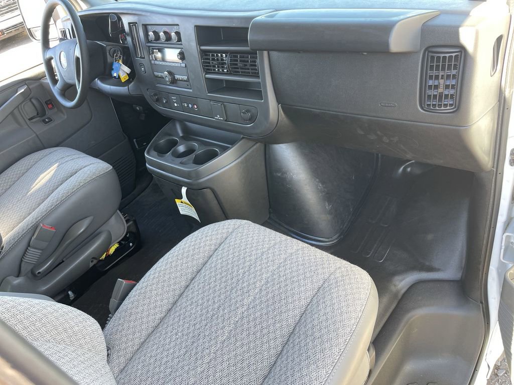 New 2025 GMC Savana 2500 Extended w/ Driver Convenience Package image 28