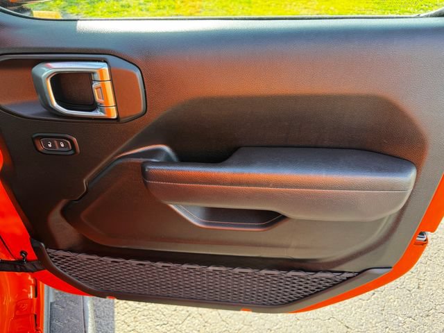 Certified 2025 Jeep Wrangler Unlimited Rubicon w/ Convenience Group AWD/4WD image 13