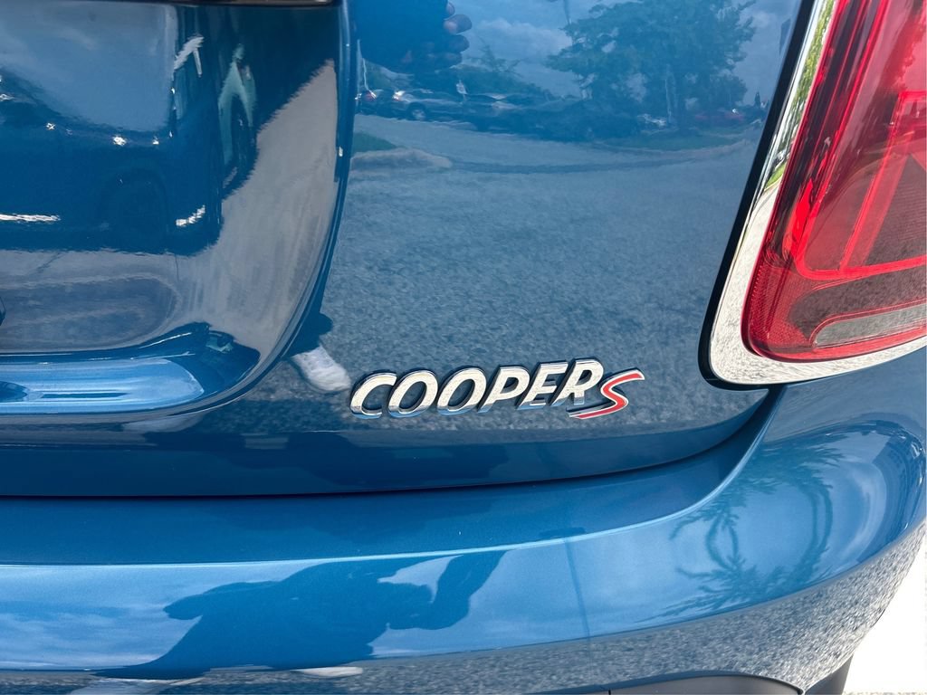 Used 2023 MINI Cooper S w/ Signature Upholstery Package FWD image 25