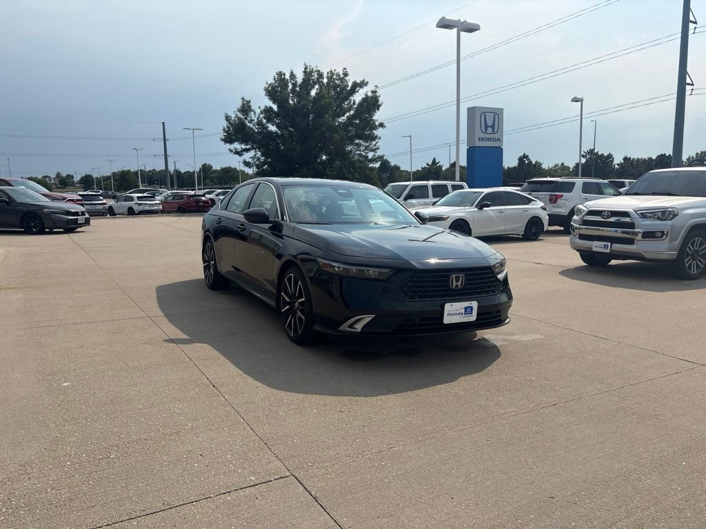 Used 2026 Honda Accord Touring image 3
