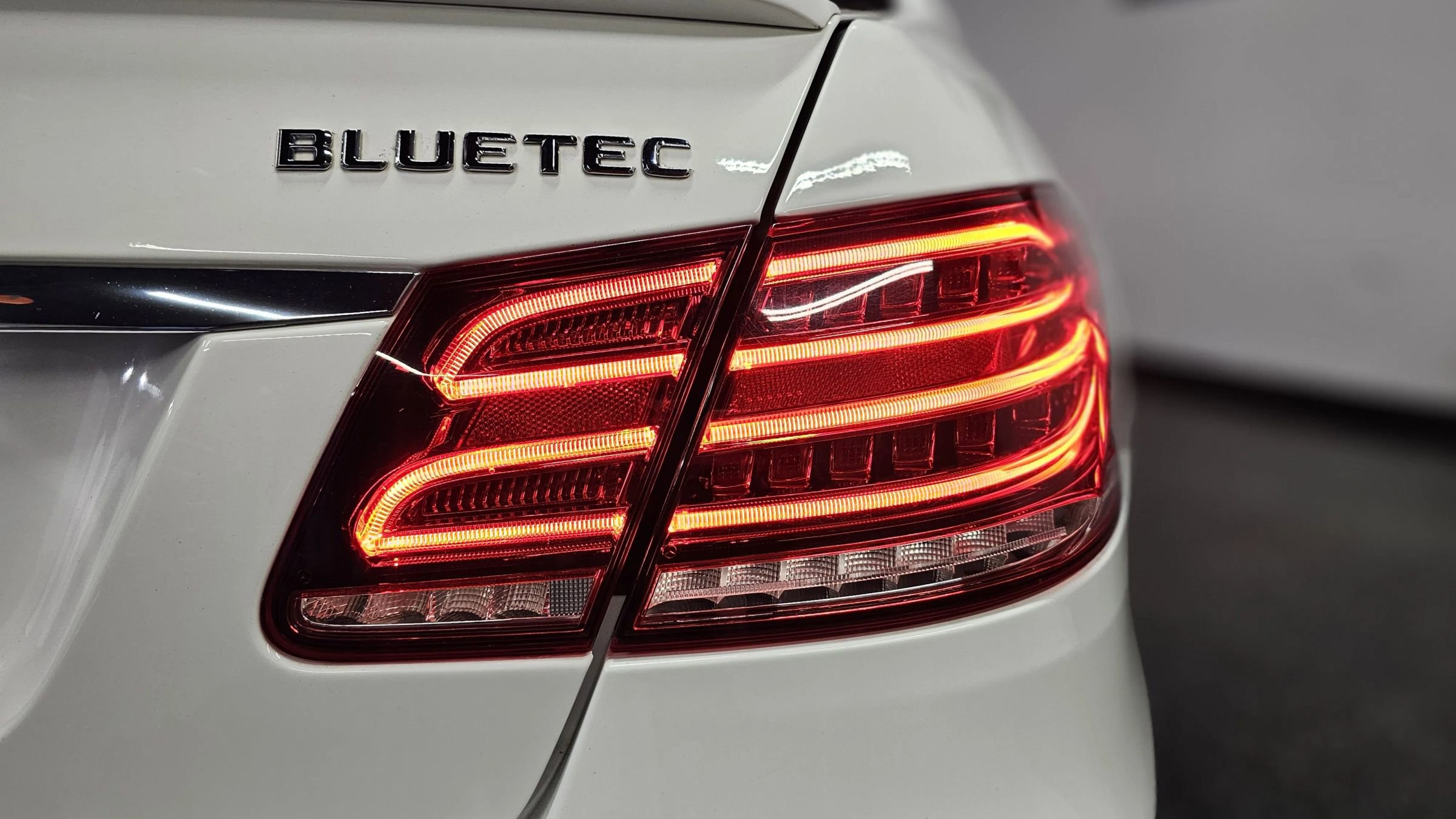 Used 2014 Mercedes-Benz E 250 BlueTEC Sedan image 30