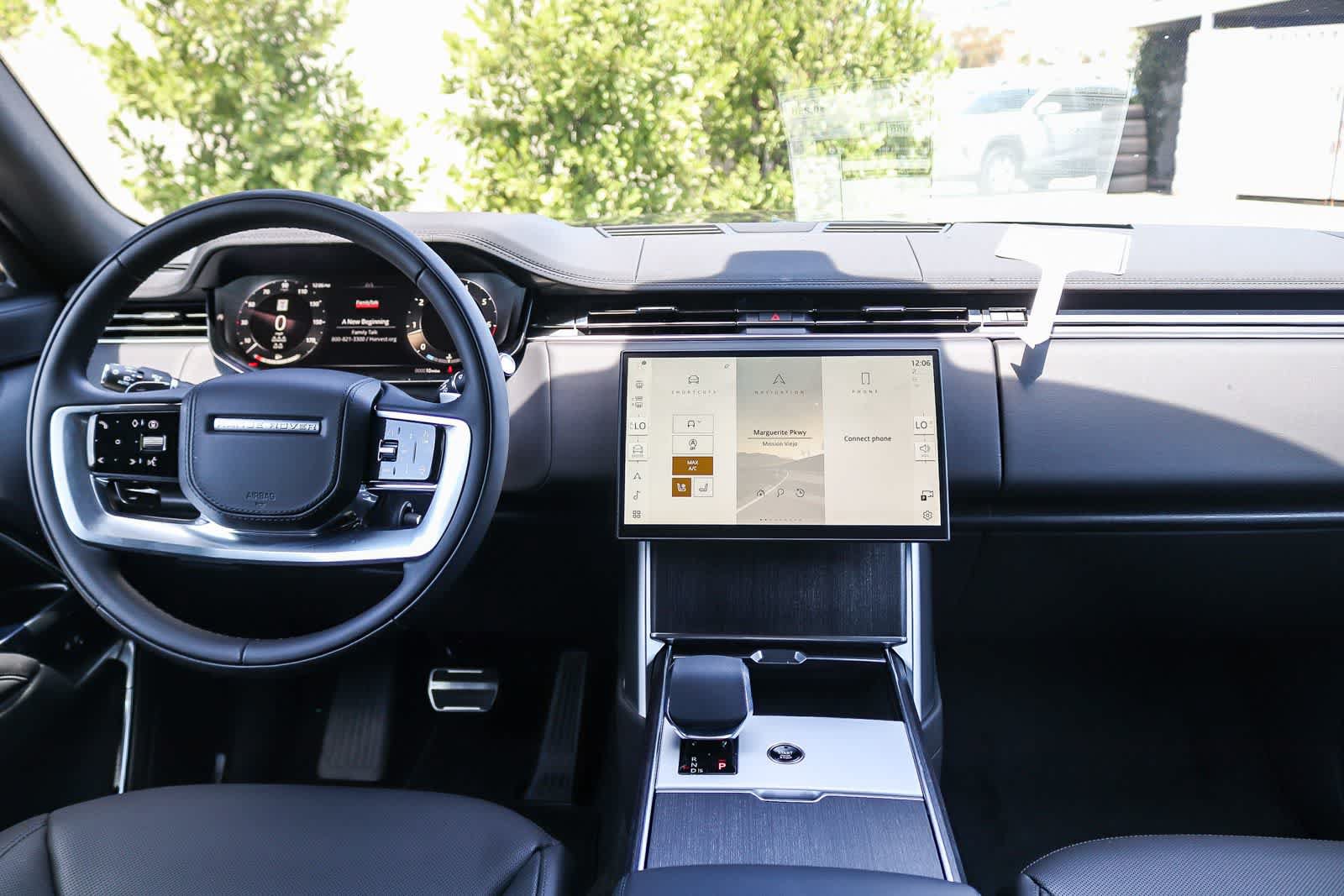New 2026 Land Rover Range Rover Long Wheelbase SE AWD/4WD image 4