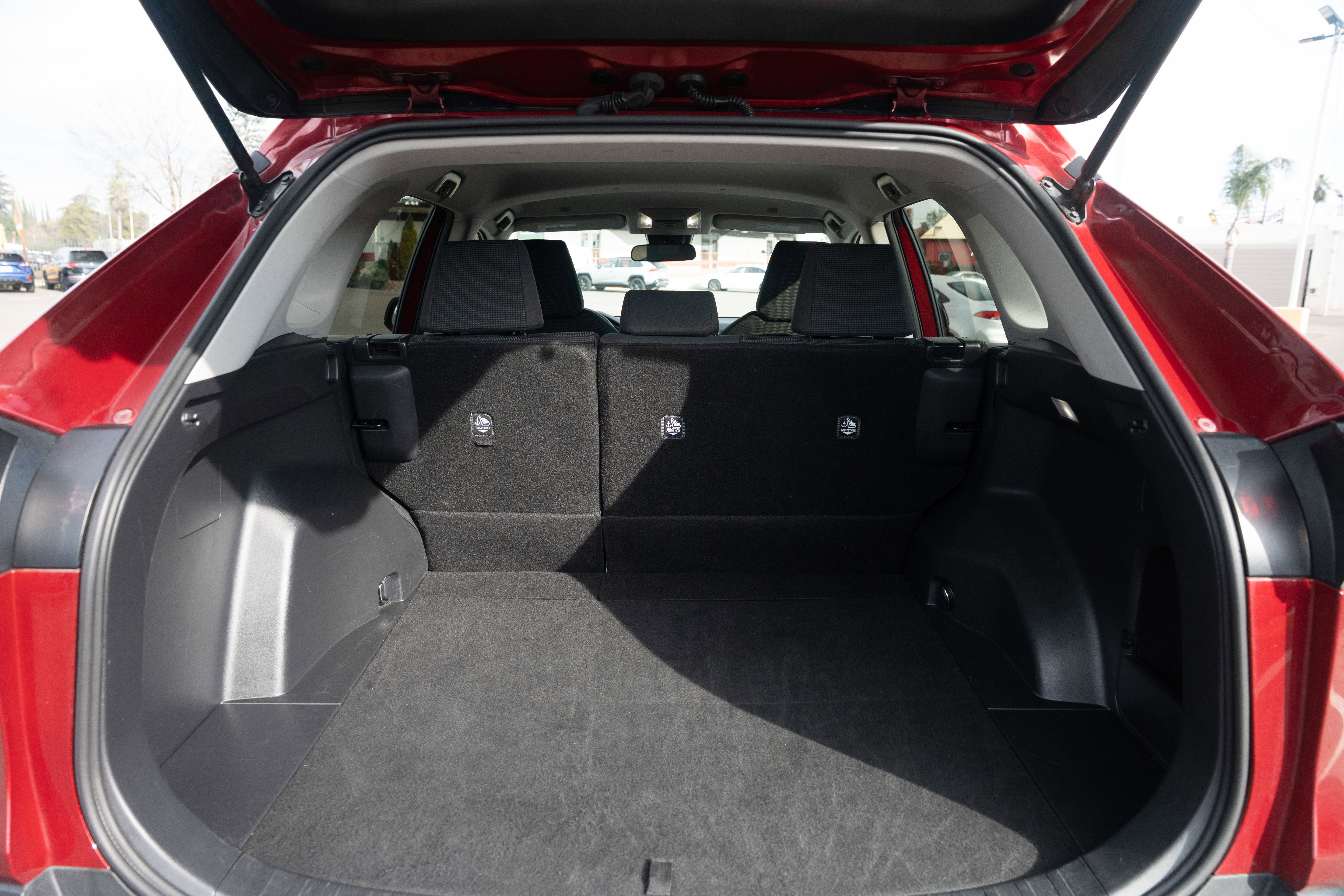 Used 2024 Toyota RAV4 LE image 23