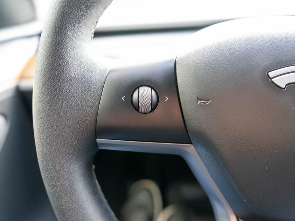 Used 2024 Tesla Model Y Long Range image 19