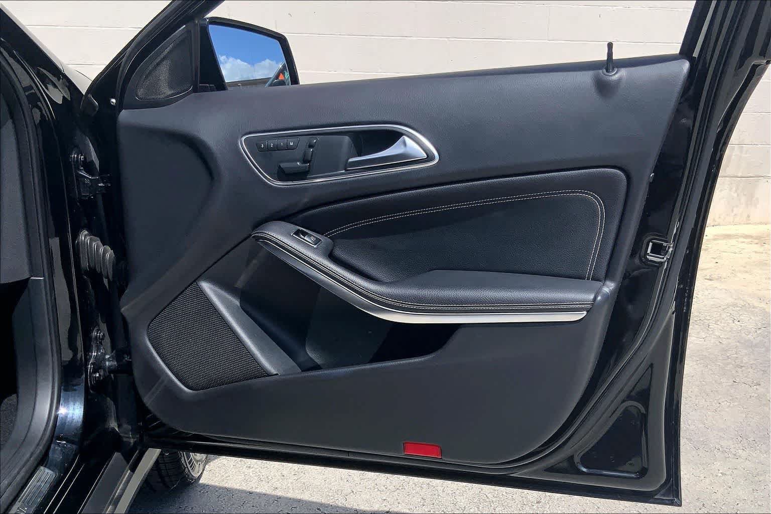 Used 2017 Mercedes-Benz GLA 250 image 28