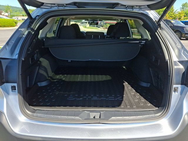 Used 2025 Subaru Outback Premium AWD/4WD image 30