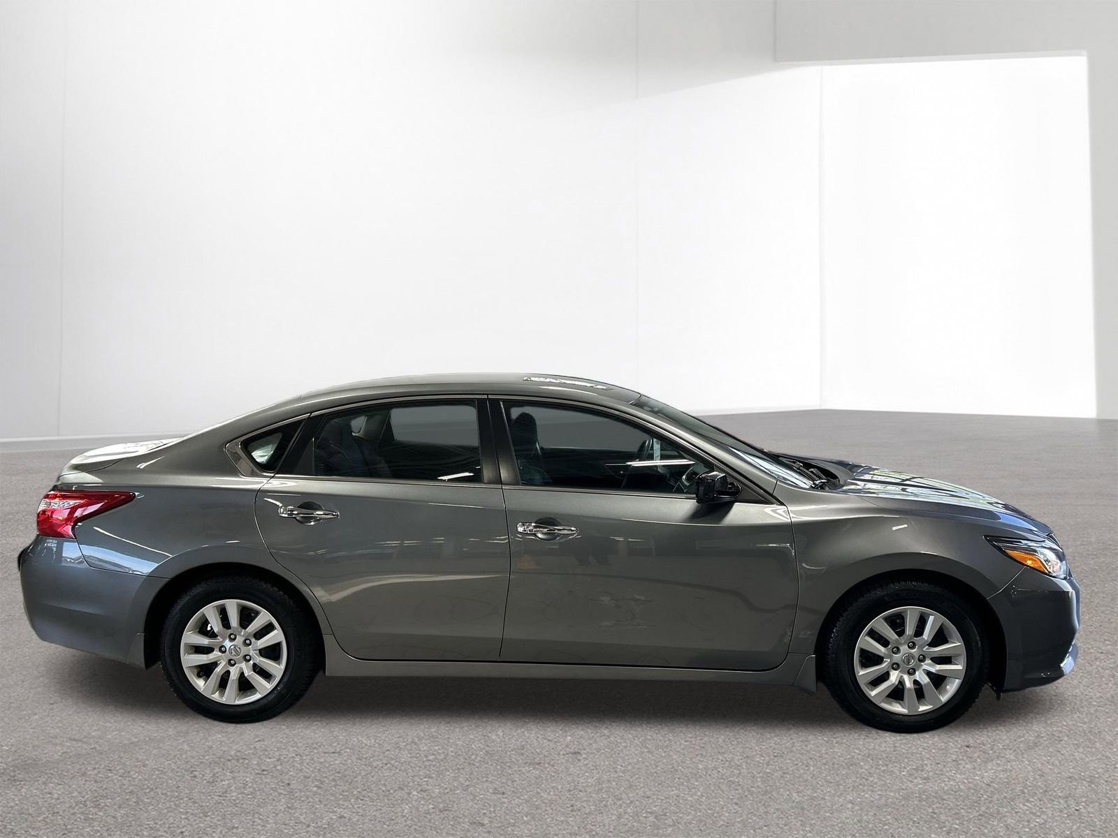 Used 2017 Nissan Altima 2.5 S w/ Power Driver Seat Package FWD image 41